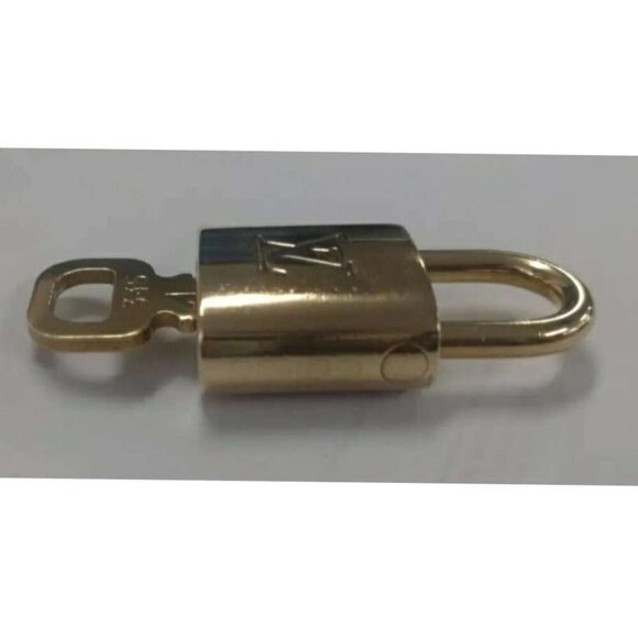 100% Authentic Louis Vuitton Shiny Gold 1 Lock and 1 Key Excellent Condition - Picture 3 of 8